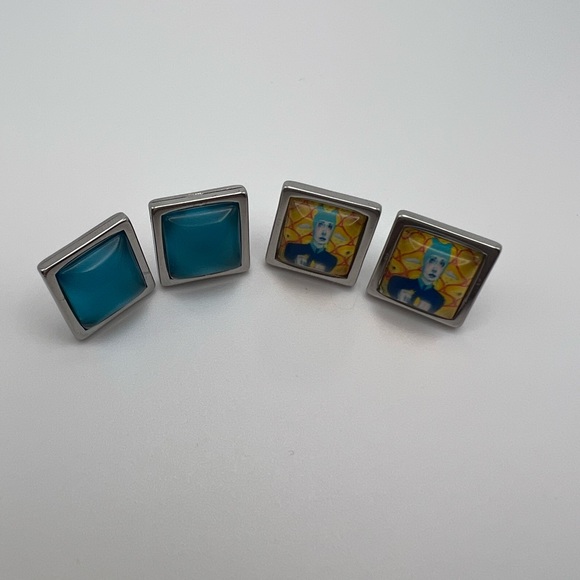 Classic Edgy  Square Stud Earrings - Stylish Retro Small Earring Set - Picture 2 of 14